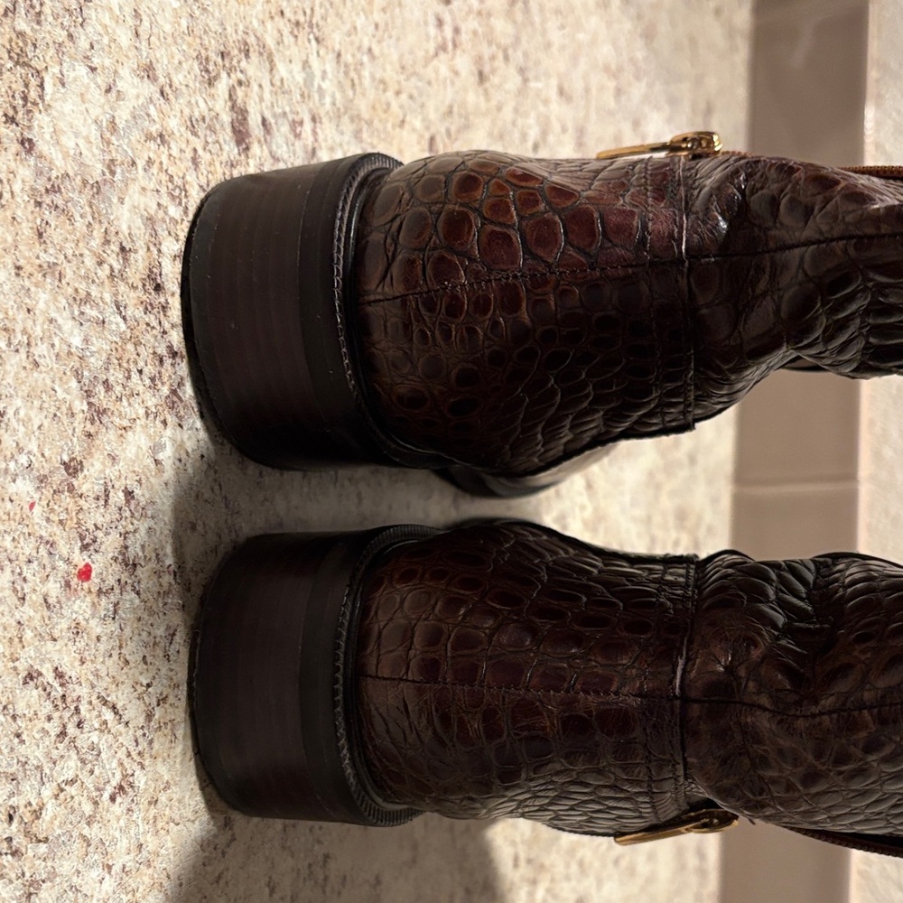Brown Crocodile Pattern Knee-High Boots - Picture 6 of 8
